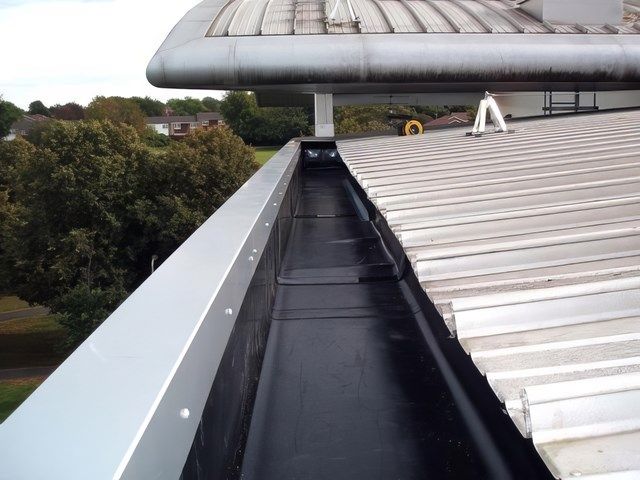 gutter-cleaning (7)-kireth-ai